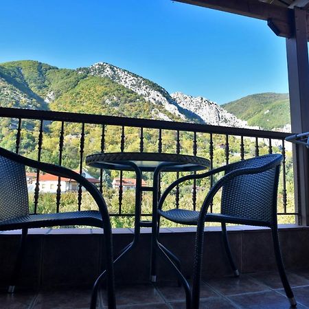 Hotel Παραδοσιακο Káto Loutrákion 외부 사진