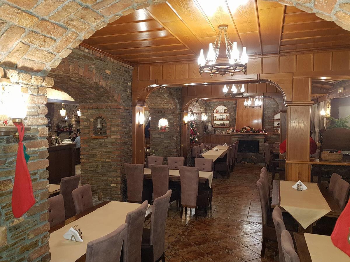 Hotel Παραδοσιακο Káto Loutrákion 외부 사진
