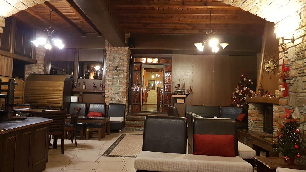 Hotel Παραδοσιακο Káto Loutrákion 외부 사진