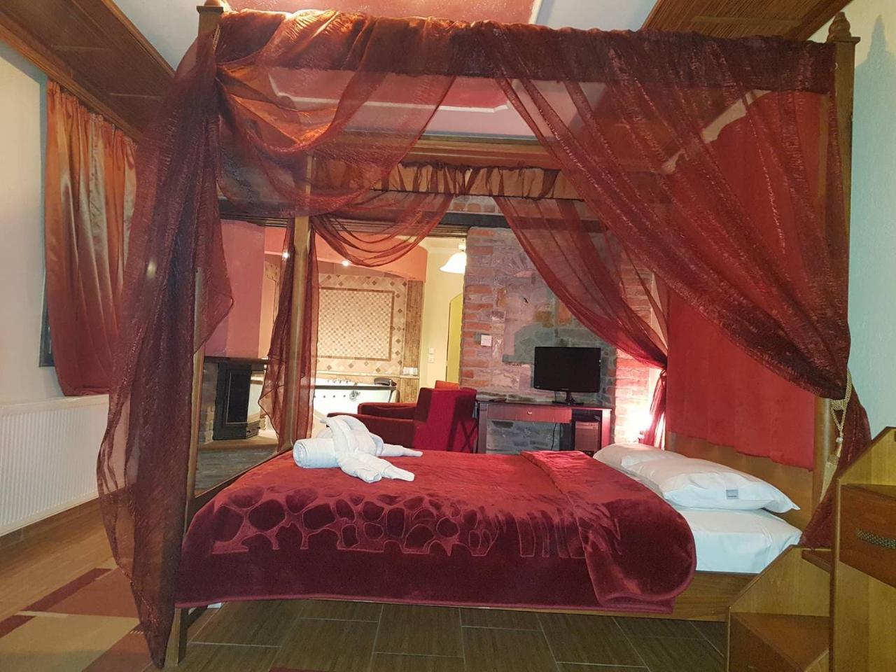 Hotel Παραδοσιακο Káto Loutrákion 외부 사진