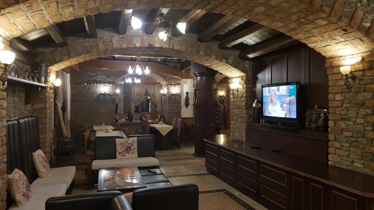 Hotel Παραδοσιακο Káto Loutrákion 외부 사진