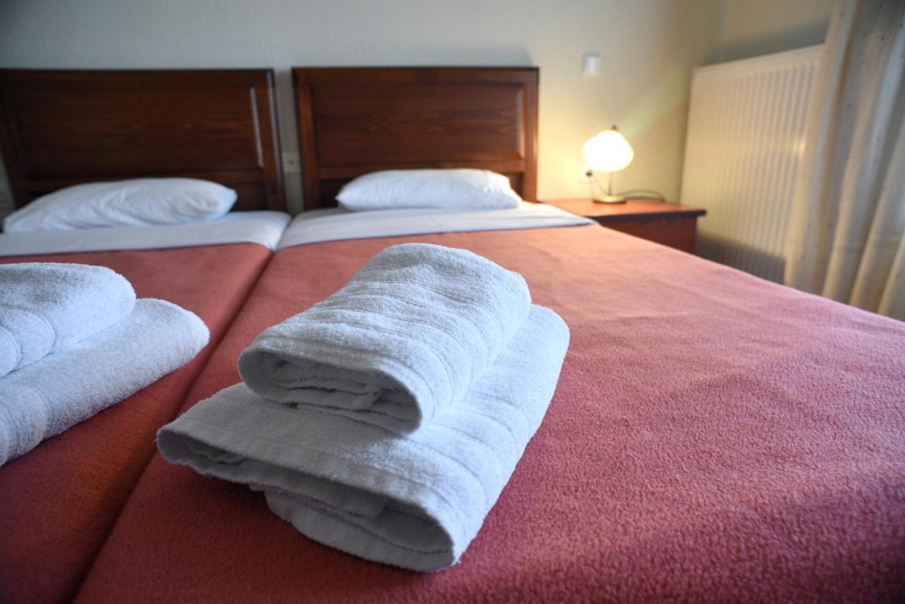 Hotel Παραδοσιακο Káto Loutrákion 외부 사진