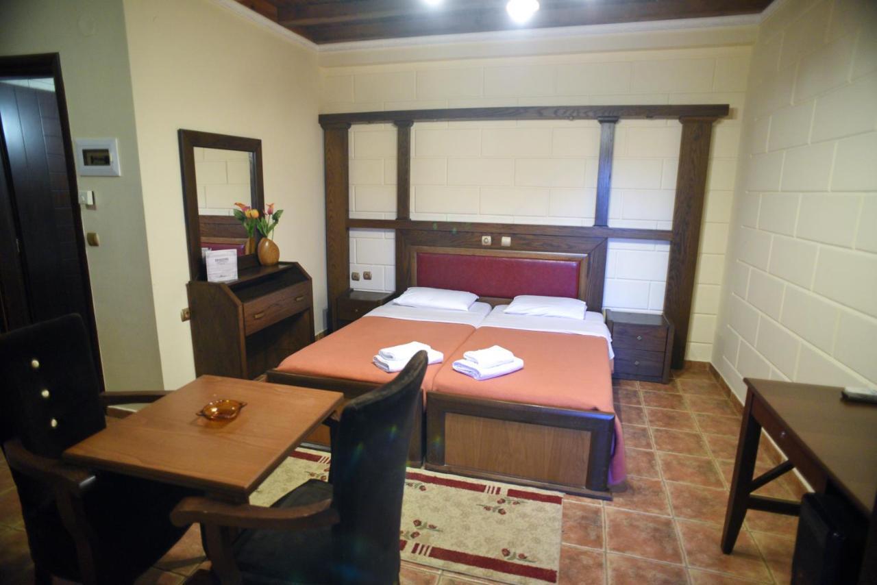 Hotel Παραδοσιακο Káto Loutrákion 외부 사진
