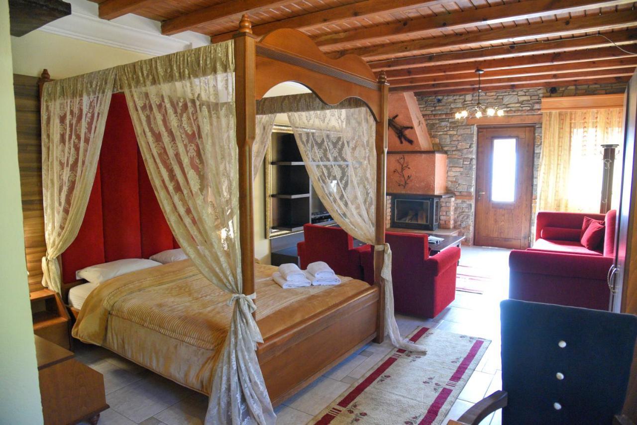 Hotel Παραδοσιακο Káto Loutrákion 외부 사진