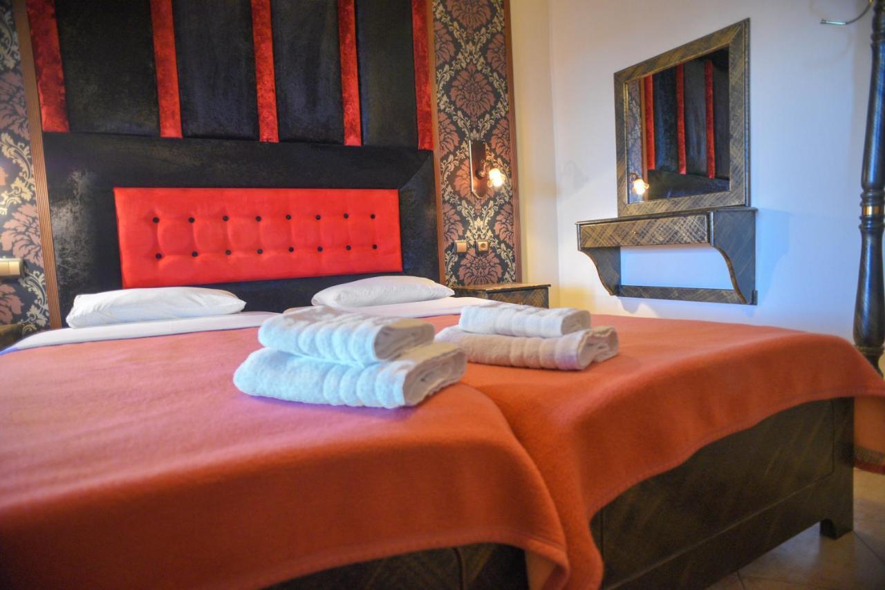 Hotel Παραδοσιακο Káto Loutrákion 외부 사진